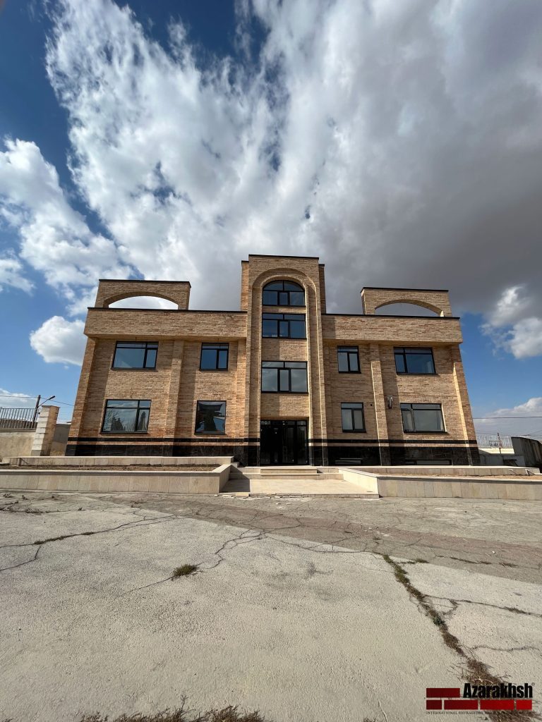 ساختمان اداری